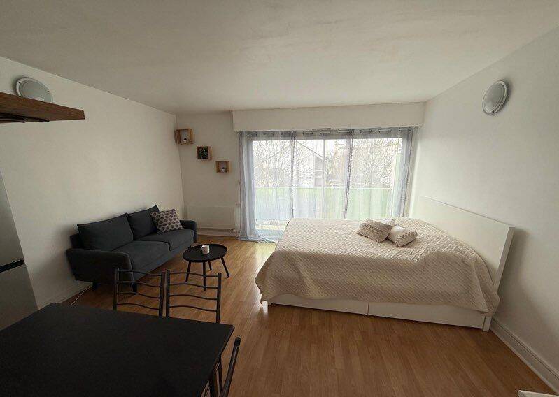 Appartement 1 pièce 28 m² · à Massy · 28 m² · 950 €