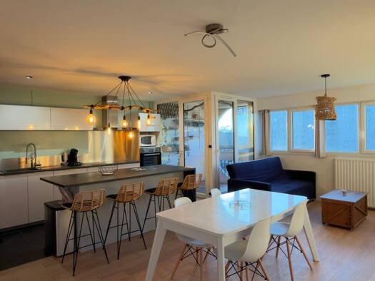 Appartement à louer 500 € 5 pièces 3 chambres 80 m² Étage 4/10 Croix de Leysotte-Chanteloiseau-Saint Bris Villenave-d'Ornon 33140