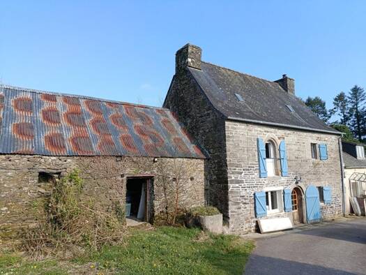 Maison à vendre 132 290 € 6 pièces 2 chambres 140 m² 5 590 m² de terrain Poullaouen 29246