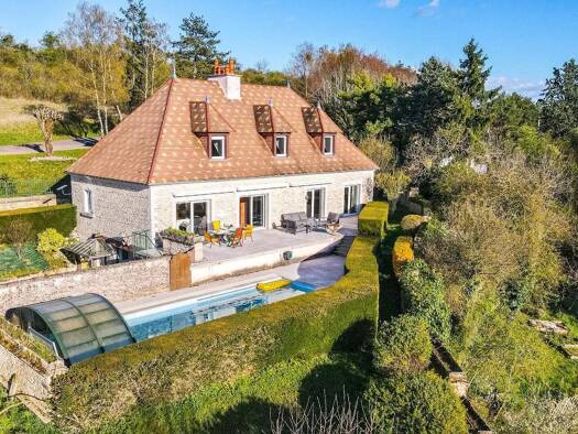 Maison à vendre 720 000 € 7 pièces 5 chambres 248 m² Échevronne 21420