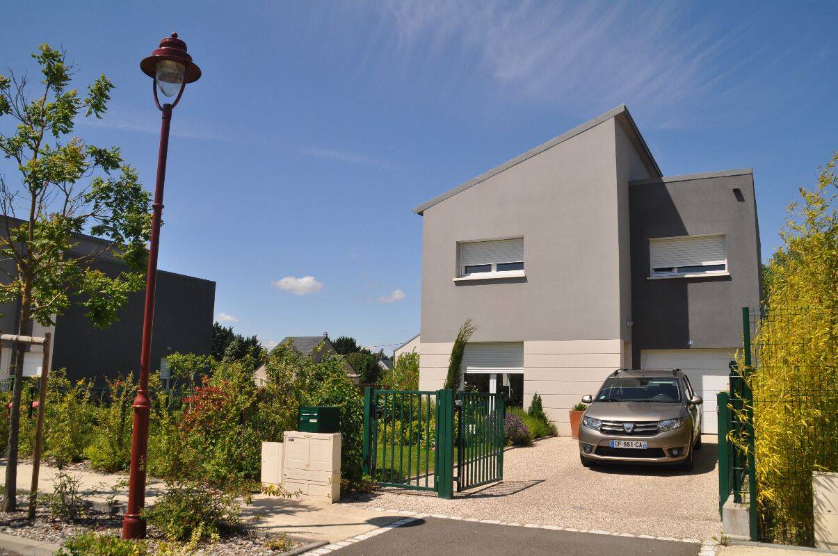 Maison 4 pièces 90 m² · à Saint-Pryvé-Saint-Mesmin · 89,7 m² · 1 138 €/mois
