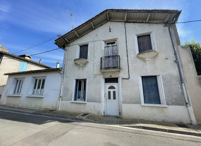 Appartement à vendre 195 000 € 1 pièce 140 m²<br/>superficie RDC<br/>étage Fleurance 32500