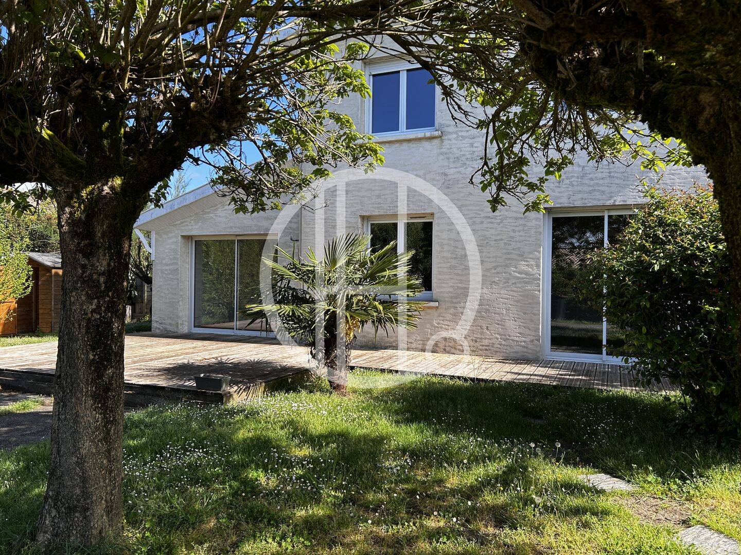 Maison 7 pièces 200 m² · à Latresne · 200 m² · 574 000 €