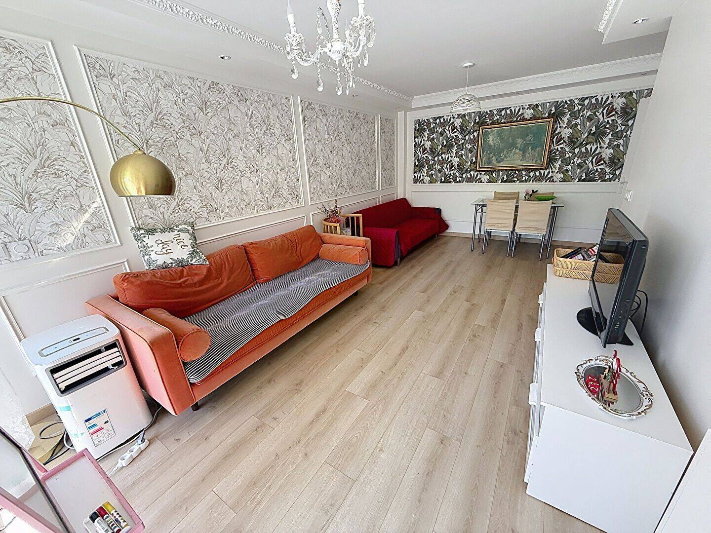 Appartement 3 pièces 56 m² · à Paris 15ème Arrondissement · 55,8 m² · 2 400 €/mois