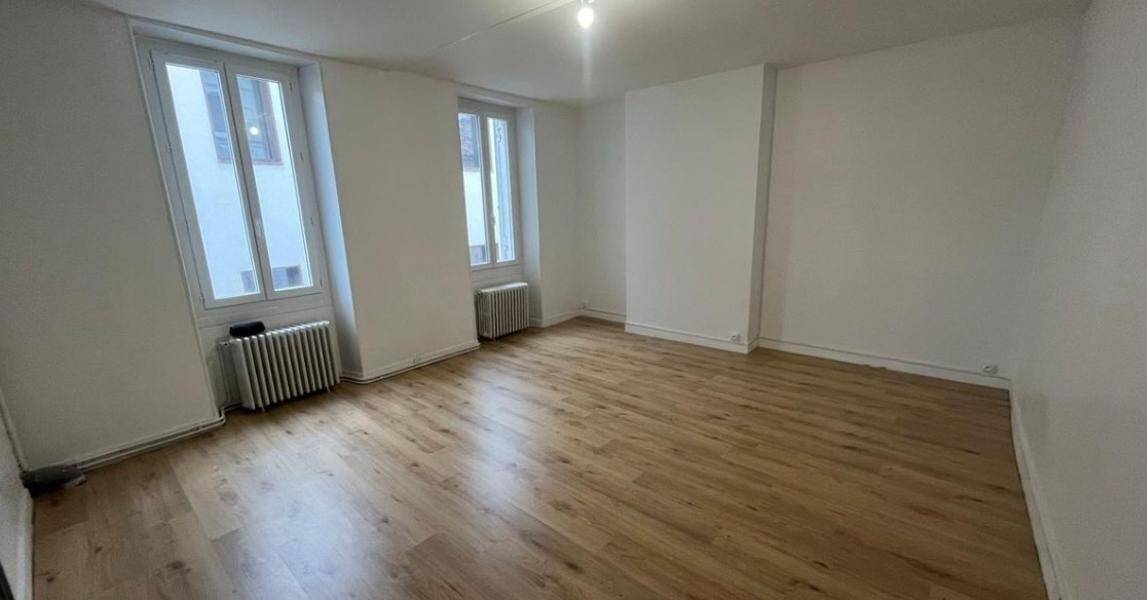 Appartement 3 pièces 98 m² · à Blaye · 98 m² · 756 €/mois
