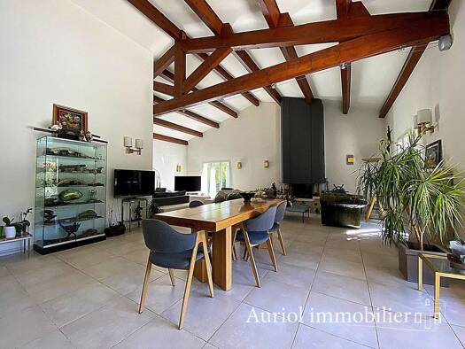 Maison de plain-pied à vendre 899 000 € 5 pièces 210 m² 1 500 m² de terrain Sud Auriol 13390