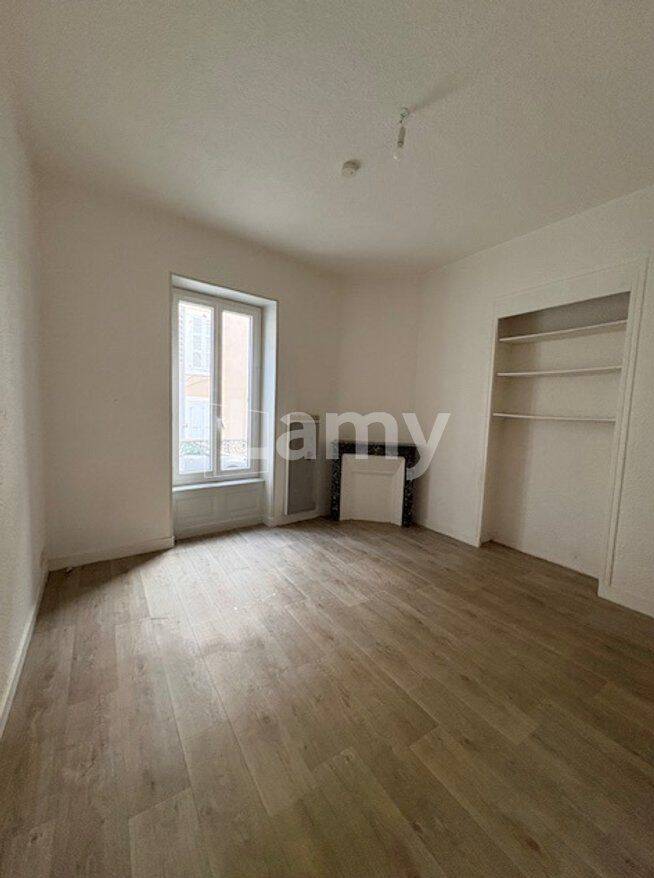 Appartement 1 pièce 27 m² · à Clermont-Ferrand · 27 m² · 355 €/mois