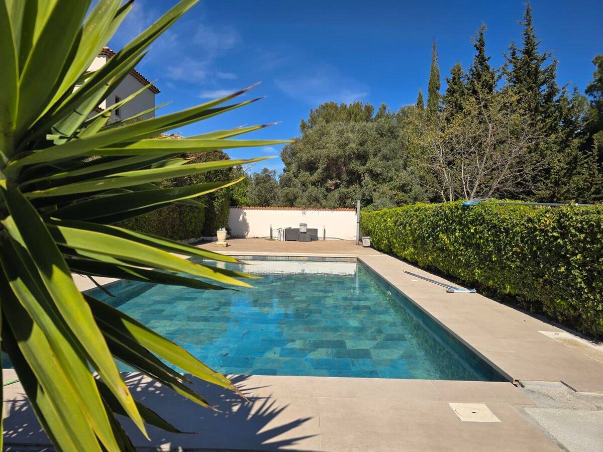 Maison 10 pièces 220 m² · à Sanary-sur-Mer · 220 m² · 1 199 000 €
