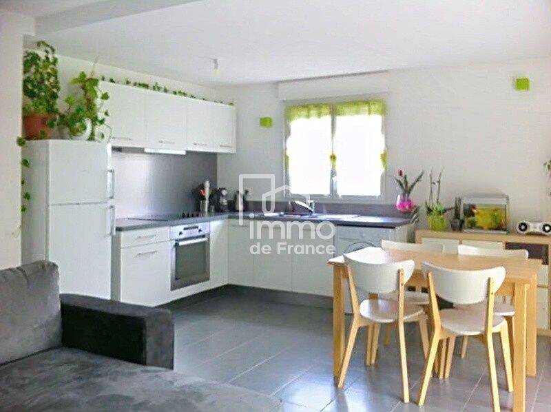 Appartement 3 pièces 61 m² · à Chevrier · 61 m² · 240 000 €