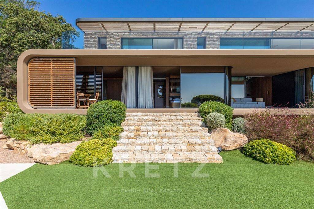 Maison 10 pièces 600 m² · à Zonza · 600 m² · 16 800 000 €