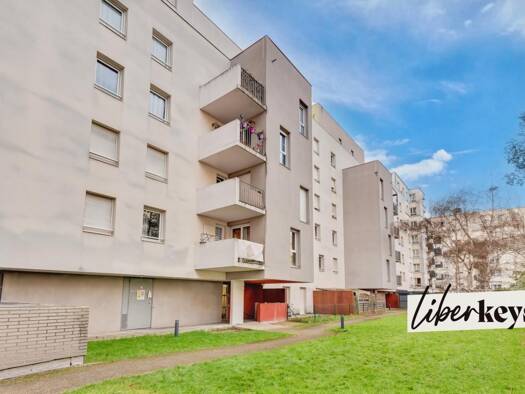 Appartement à vendre 320 000 € 4 pièces 3 chambres 80 m² 2ème étage La Plaine-Stade de France Saint-Denis 93210