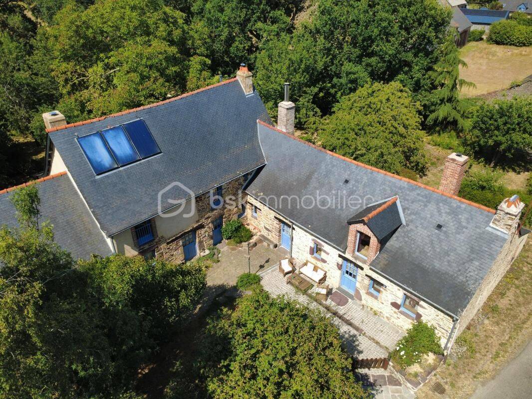 Maison 11 pièces 252 m² · à Bourgbarré · 252 m² · 479 500 €