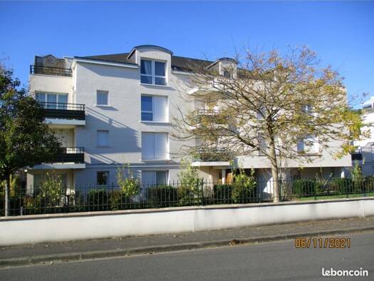 Appartement à louer 835 € 3 pièces 2 chambres 62 m² Étage 1/3 De Gaulle-Ménardière Saint-Cyr-sur-Loire 37540