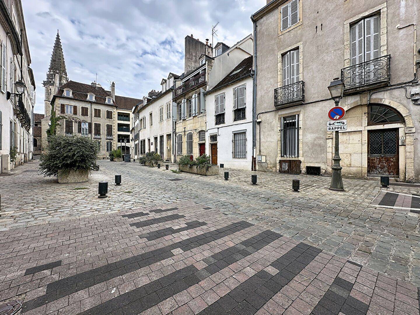 Appartement 1 pièce 45 m² · à Dijon · 45,4 m² · 129 000 €