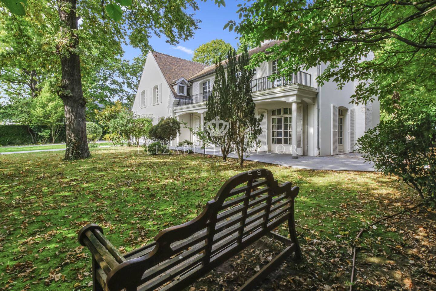 Maison 14 pièces 420 m² · à Le Vésinet · 420 m² · 2 500 000 €