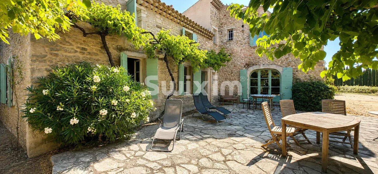 Maison 8 pièces 202 m² · à Grignan · 202 m² · 649 000 €