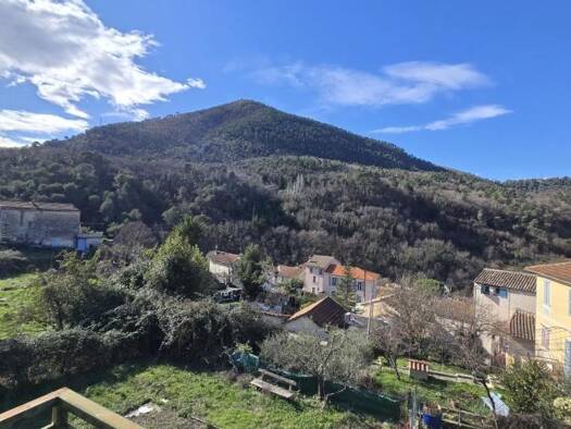 Appartement à vendre 399 000 € 3 pièces 2 chambres 84,3 m² Étage 1/2 Tourrette-Levens 06690