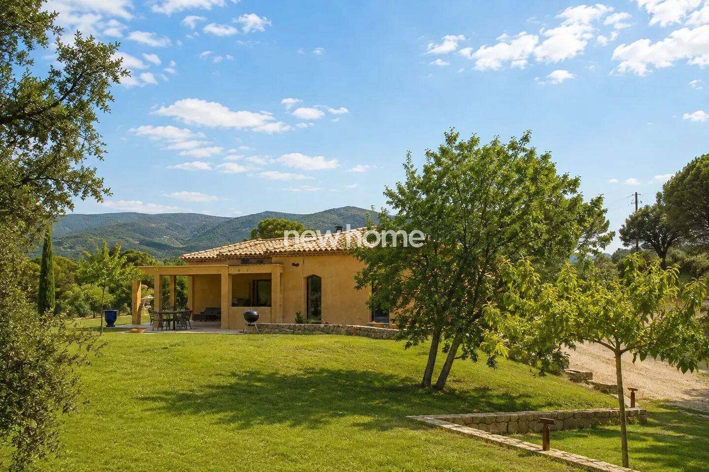Maison 5 pièces 200 m² · à La Garde-Freinet · 200 m² · 999 000 €