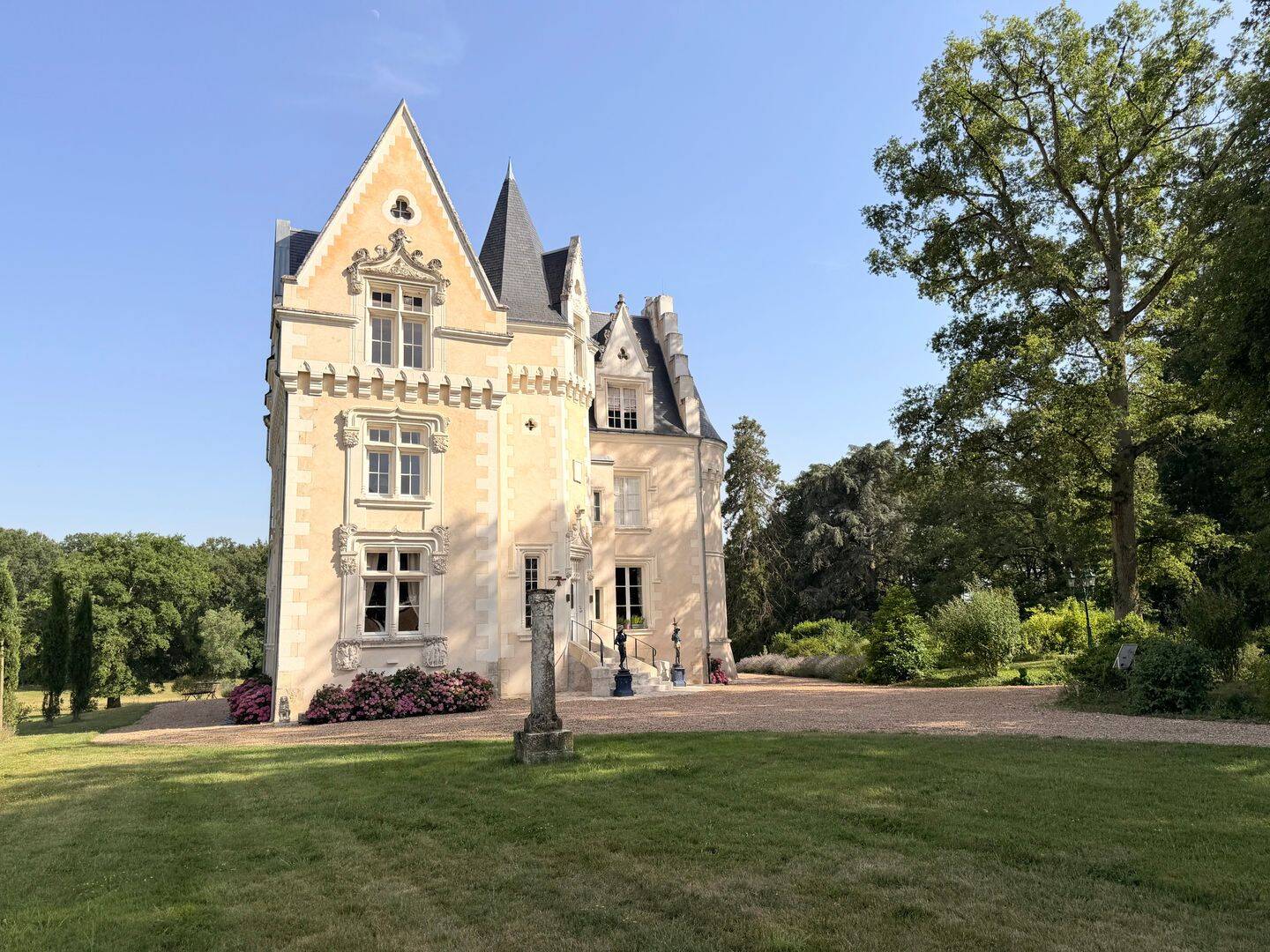 Maison 11 pièces 350 m² · à Orbigny · 350 m² · 1 600 000 €