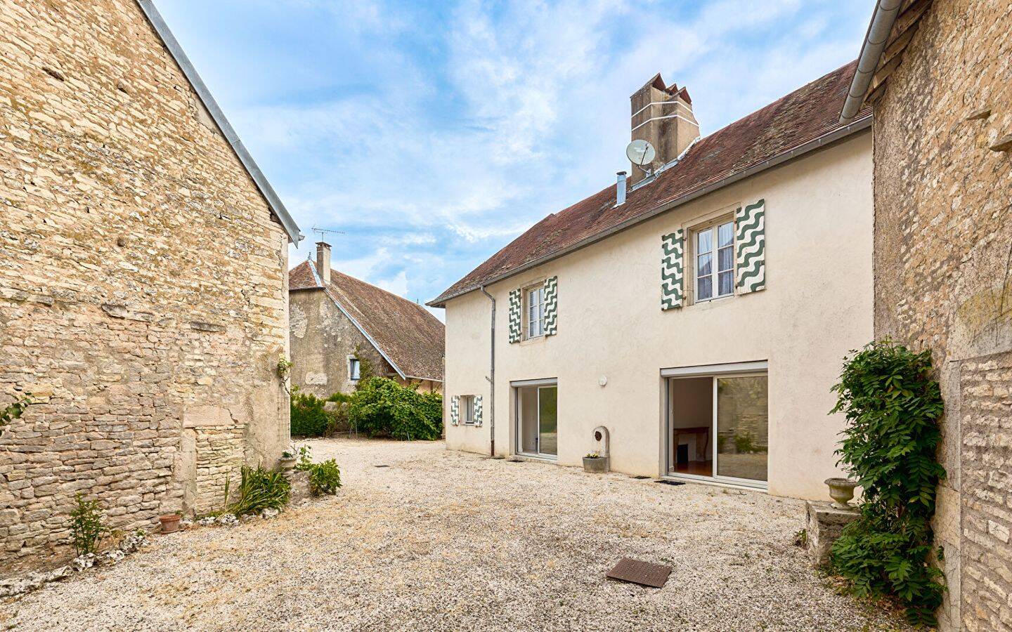 Maison 5 pièces 155 m² · à Voray-sur-l'Ognon · 154,8 m² · 380 000 €