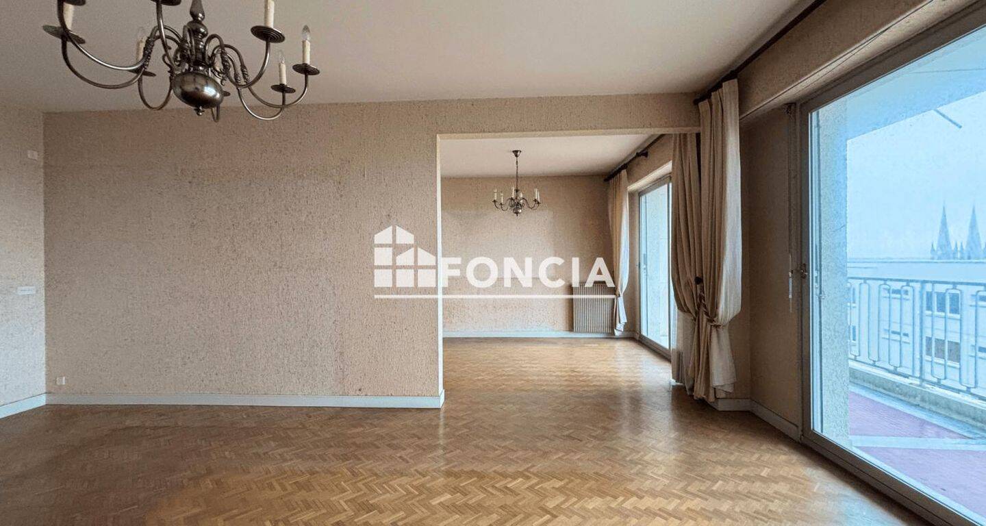 Appartement 5 pièces 119 m² · à Cholet · 119 m² · 220 000 €