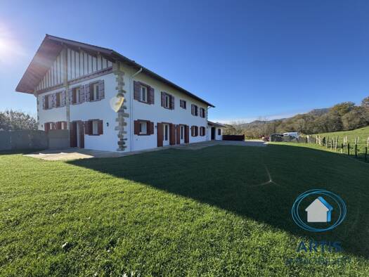 Maison à vendre 577 500 € 6 pièces 4 chambres 165 m² 1 309 m² de terrain Sare 64310