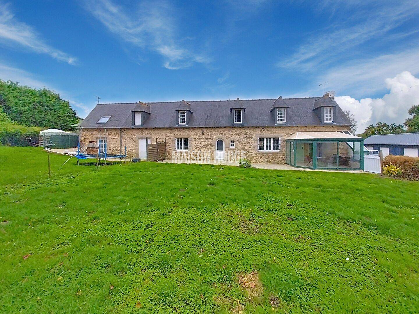 Maison 8 pièces 192 m² · à Plouvara · 192 m² · 387 760 €