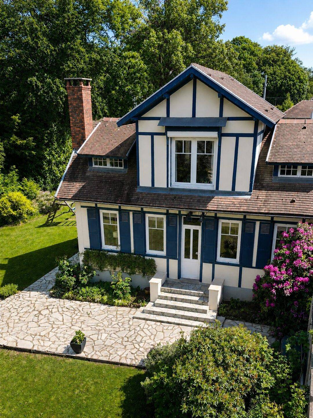 Maison 5 pièces 175 m² · à Saint-Laurent-de-Brèvedent · 175 m² · 419 000 €