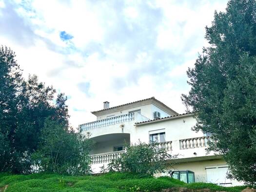 Villa à vendre 1 270 000 € 4 pièces 3 chambres 240 m² 3 700 m² de terrain Grosseto-Prugna 20128