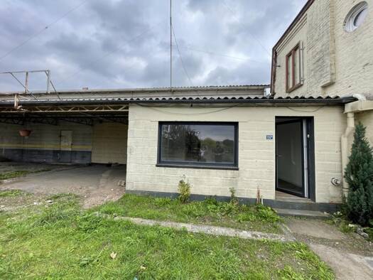 Local commercial à louer 600 € 21 m² de surface de vente Solesmes 59730