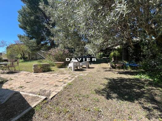 Terrain constructible à vendre 263 000 € 410 m² de terrain Saint-Geniès-des-Mourgues 34160