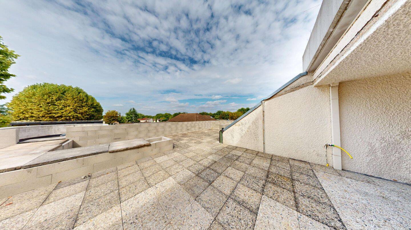 Appartement 4 pièces 113 m² · à Champs-sur-Marne · 112,6 m² · 349 000 €