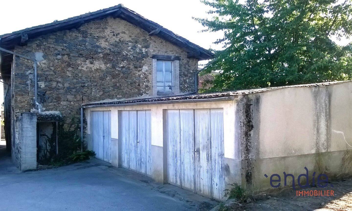 Maison 6 pièces 400 m² · à Saint-Junien · 400 m² · 45 000 €