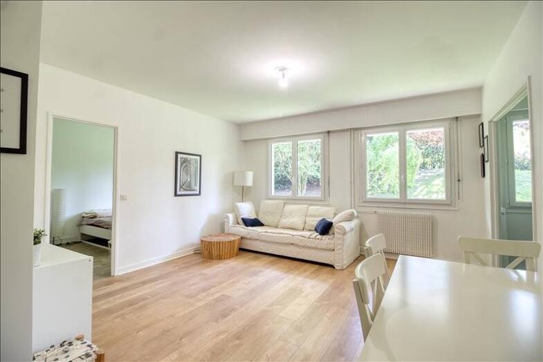 Appartement à louer 1 250 € 2 pièces 1 chambre 52 m² RDC Les Raguenets Saint-Gratien 95210