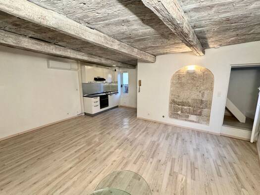 Appartement à louer 990 € 4 pièces 2 chambres 72 m² RDC/2 Centre Ancien Istres 13118