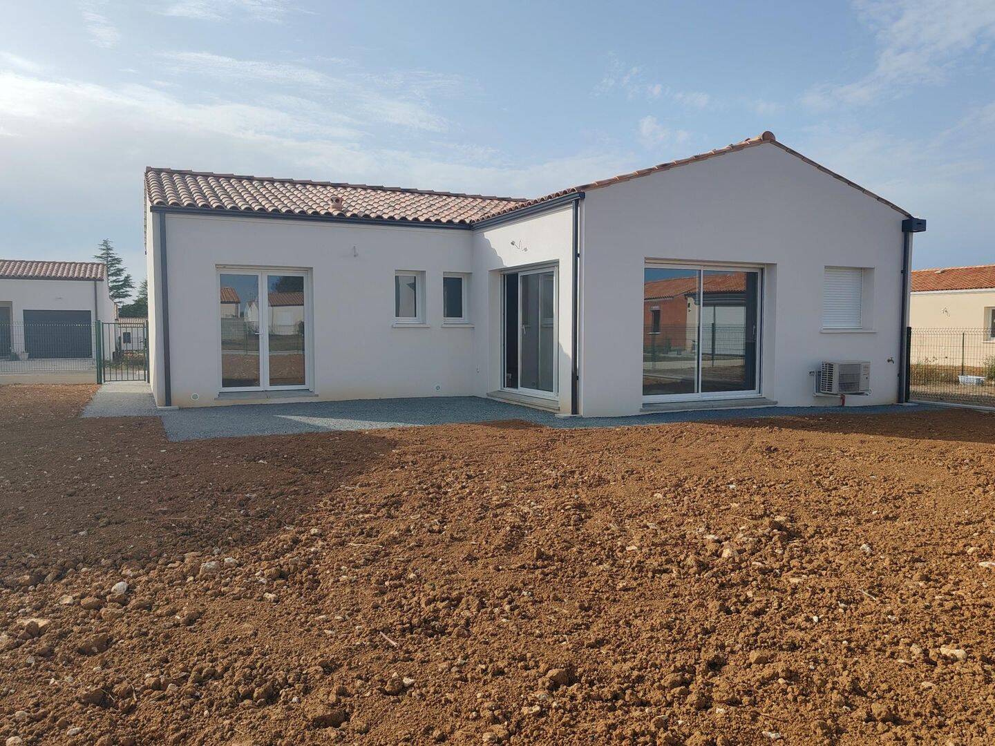 Maison 1 pièce 86 m² · à Saint-Porchaire · 86 m² · 1 150 €