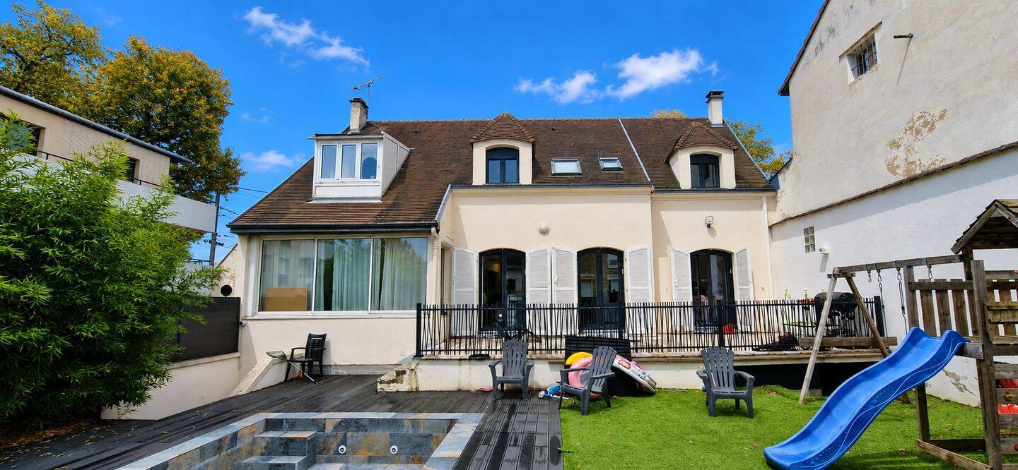Maison 6 pièces 147 m² · à Livry-Gargan · 146,7 m² · 744 000 €
