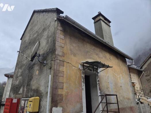 Maison à vendre 43 000 € 3 pièces 2 chambres 42 m² 63 m² de terrain Livet-et-Gavet 38220