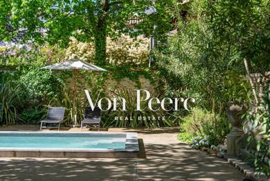 Hôtel particulier à vendre 1 976 000 € 14 pièces 7 chambres 434 m² 803 m² de terrain Nîmes 30000