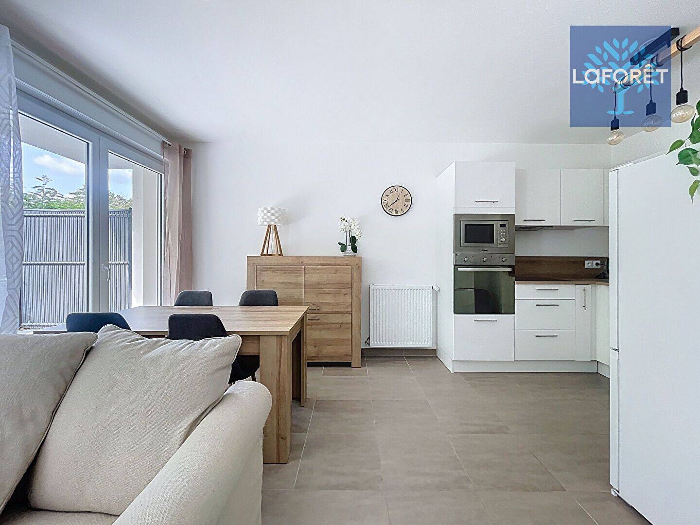 Appartement 2 pièces 44 m² · à Émerainville · 43,6 m² · 997 €/mois