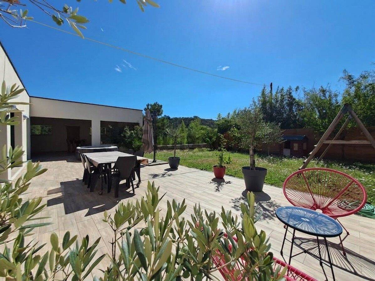 Maison 8 pièces 188 m² · à Vallon-Pont-d'Arc · 188 m² · 545 000 €