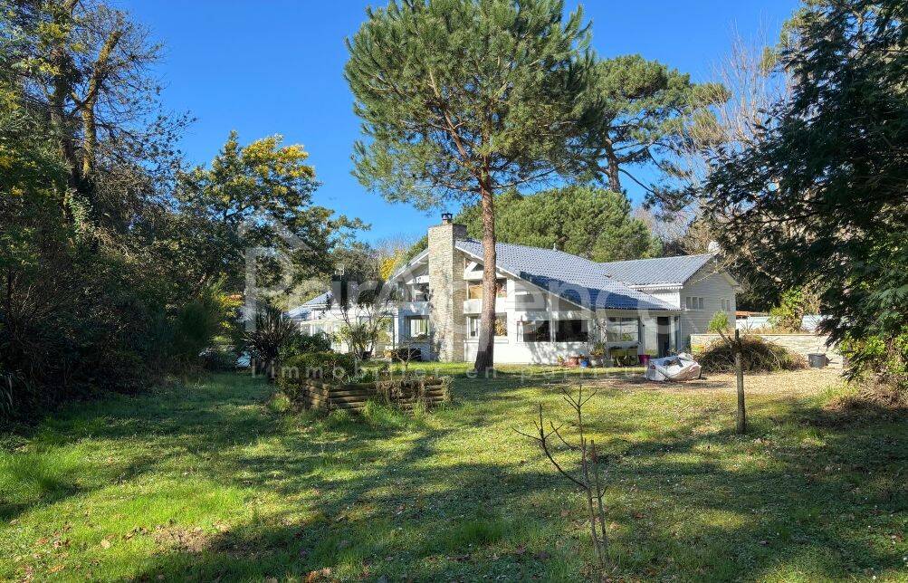 Maison 6 pièces 235 m² · à Saint-Palais-sur-Mer · 235 m² · 1 248 000 €
