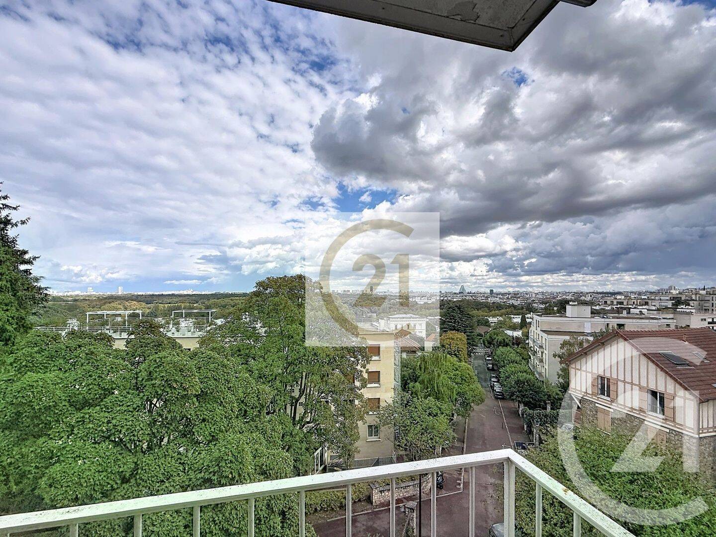Appartement 3 pièces 74 m² · à Saint-Cloud · 73,6 m² · 2 300 €/mois