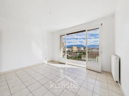 Appartement à vendre 258 000 € 3 pièces 2 chambres 65 m² Étage 2/4 Les Jardins de l'Empereur Ajaccio 20000