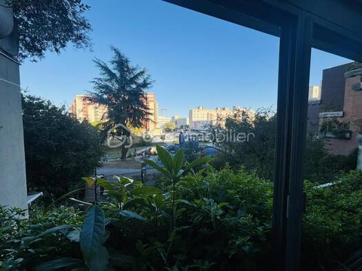 Appartement à vendre 169 000 € 5 pièces 4 chambres 102 m² Étage 3/12 Pyramides Sud Évry-Courcouronnes 91000