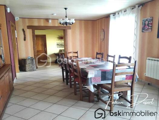 Maison de plain-pied à vendre 208 000 € 8 pièces 3 chambres 207 m² 3 070 m² de terrain Louplande 72210