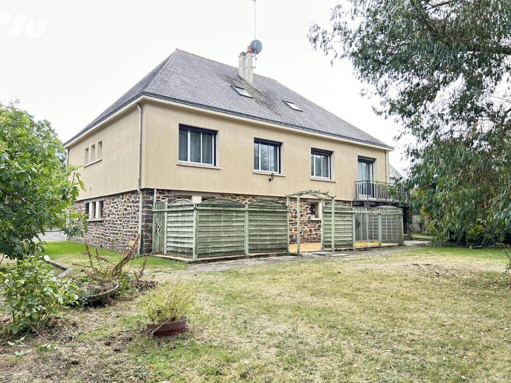 Maison 218 m² · à Guer · 218 m² · 270 140 €