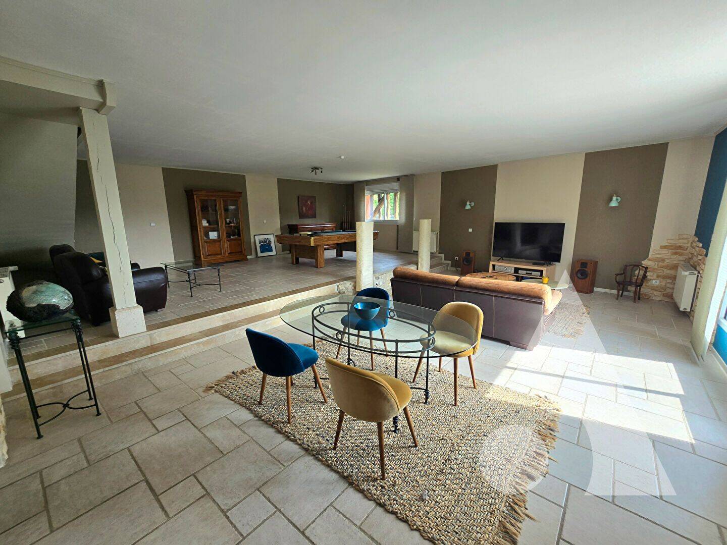 Maison 7 pièces 361 m² · à Montaulin · 361,2 m² · 329 000 €