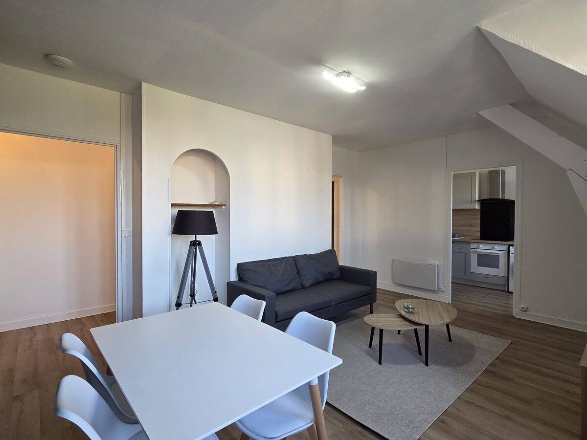 1 pièce 77 m² · à Troyes · 77,2 m² · 390 €