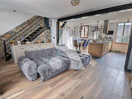 Maison à vendre 489 000 € 7 pièces 4 chambres 142 m² 495 m² de terrain Hameau de Vaux Méry-sur-Oise 95540